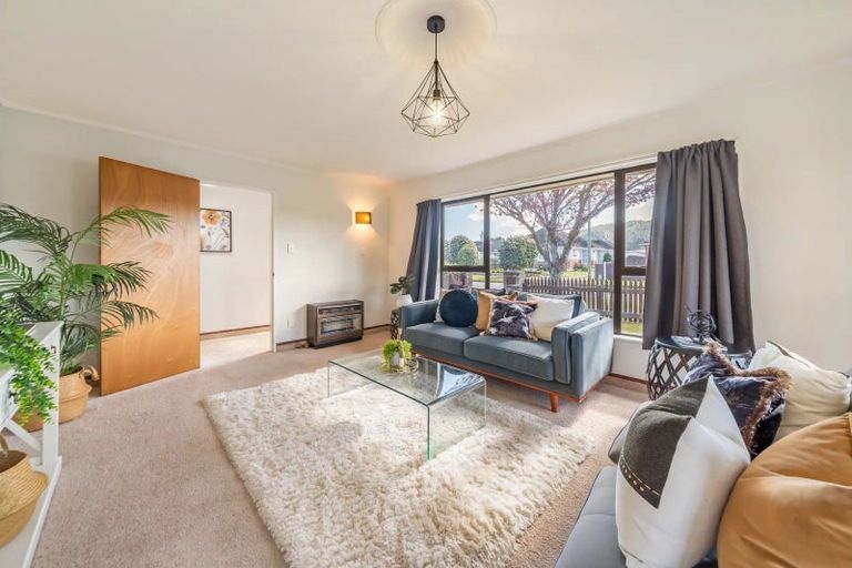 Photo of property in 52 Mcparland Street, Ebdentown, Upper Hutt, 5018