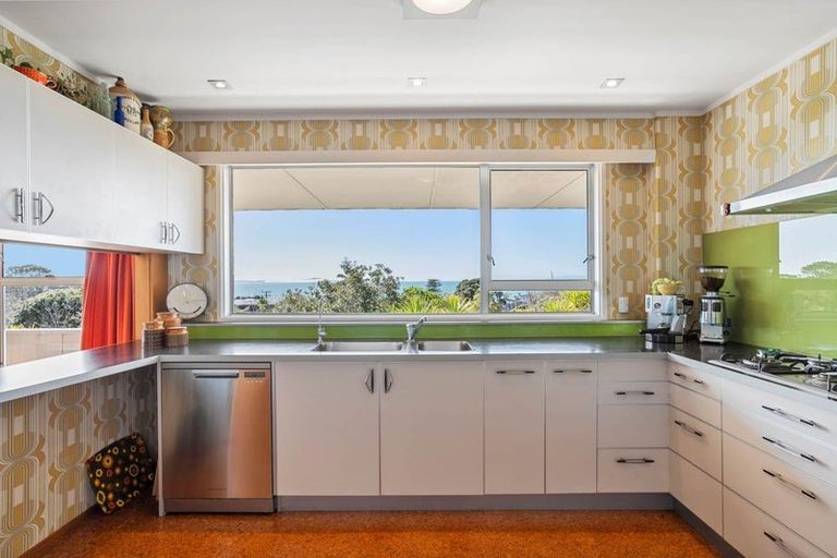 Photo of property in 22 Park Rise, Campbells Bay, Auckland, 0630