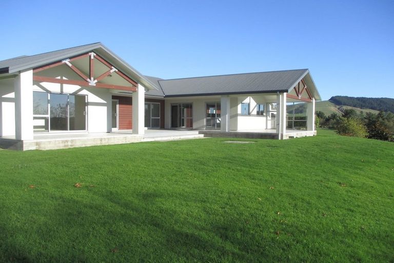 Photo of property in 63 Manakau Heights Drive, Manakau, Otaki, 5583
