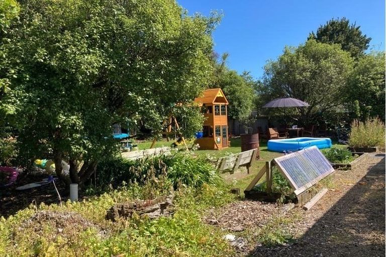 Photo of property in 10 Wi Pere Street, Manakau, Levin, 5573