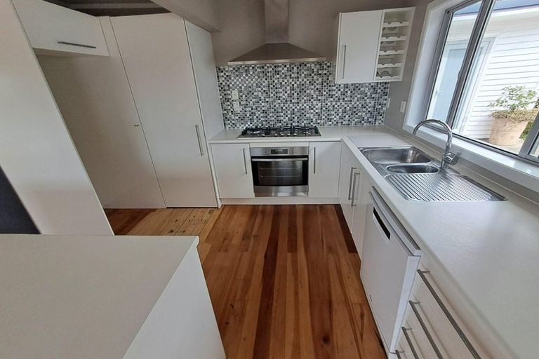 Photo of property in 2/21 Hythe Terrace, Mairangi Bay, Auckland, 0630