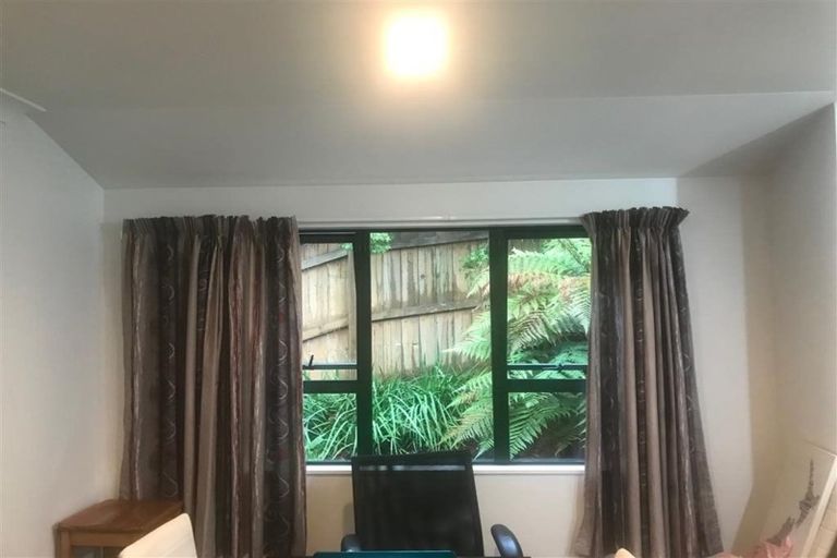 Photo of property in 112b Triangle Road, Massey, Auckland, 0614