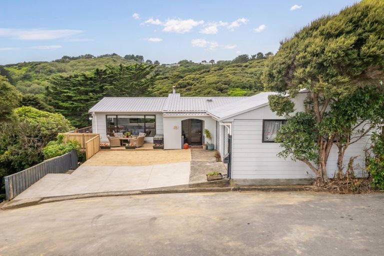 Photo of property in 20 Roys Road, Plimmerton, Porirua, 5026