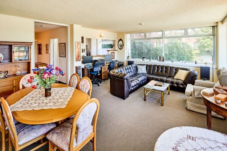 Photo of property in Jerningham Apartments, 20 Oriental Terrace, Oriental Bay, Wellington, 6011