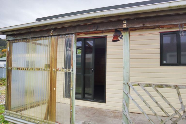 Photo of property in 11 Thompson Street, Greymouth, 7805