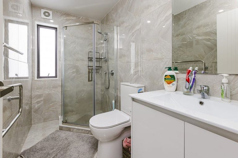 Photo of property in 20b Martin Road, Manurewa, Auckland, 2102