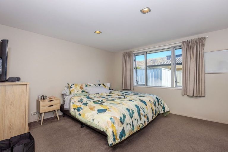 Photo of property in 12a Alpha Close, Wanaka, 9305