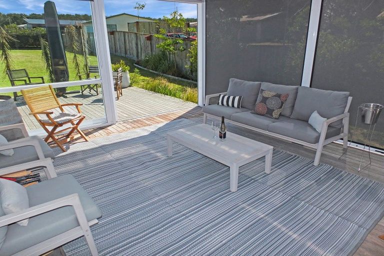 Photo of property in 3 Kent Terrace, Foxton Beach, Foxton, 4815