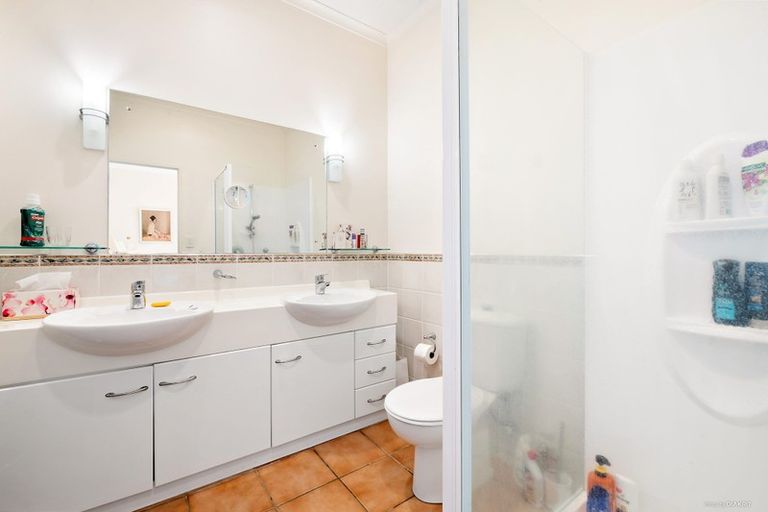 Photo of property in 17 Cascaden Road, Gulf Harbour, Whangaparaoa, 0930