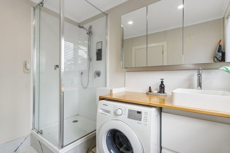 Photo of property in 23 Epping Road, Henderson, Auckland, 0610