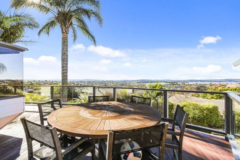 Photo of property in 94 Luckens Road, West Harbour, Auckland, 0618