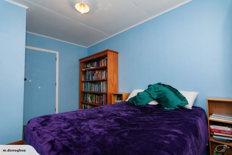 Photo of property in 2a Montrose Place, Takaro, Palmerston North, 4412
