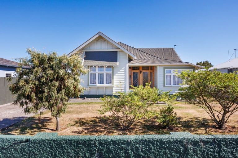 Photo of property in 93 Featherston Street, Takaro, Palmerston North, 4412