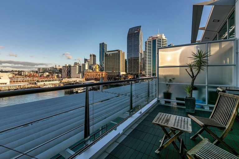 Photo of property in Shed 20 Princes Wharf Apartments, 48a/139 Quay Street, Auckland Central, Auckland, 1010