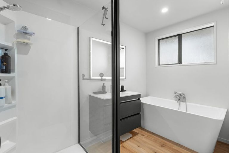 Photo of property in 2/136 Middlepark Road, Sockburn, Christchurch, 8042