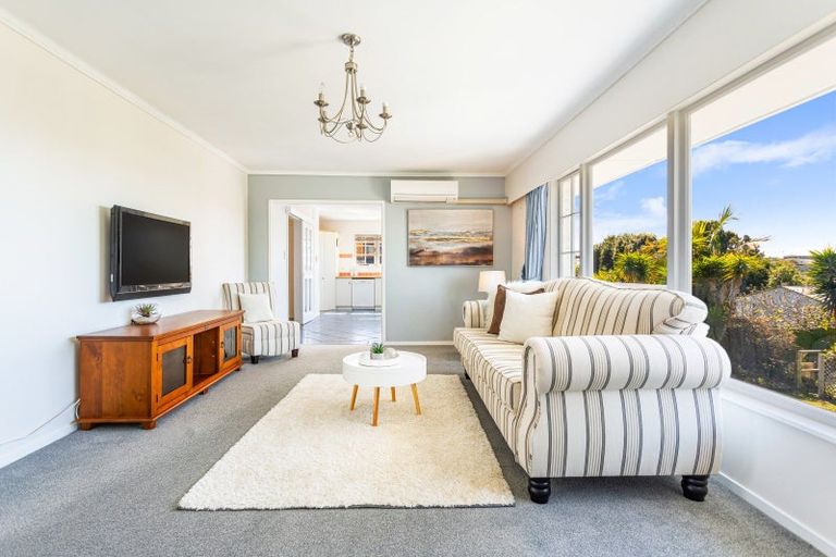 Photo of property in 24 Salem Place, Torbay, Auckland, 0630