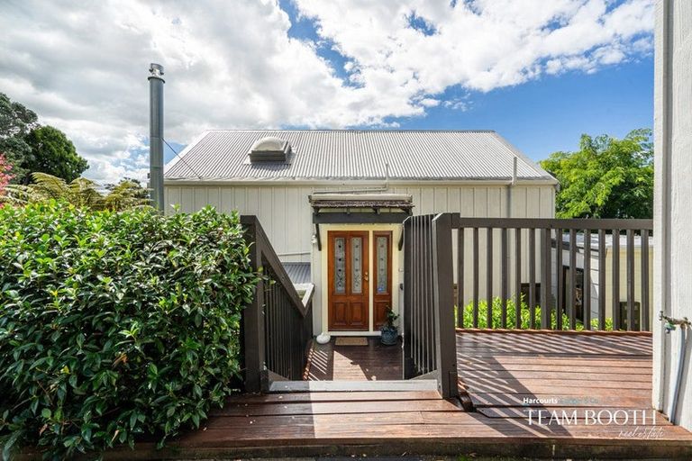 Photo of property in 1/139a Mokoia Road, Birkenhead, Auckland, 0626