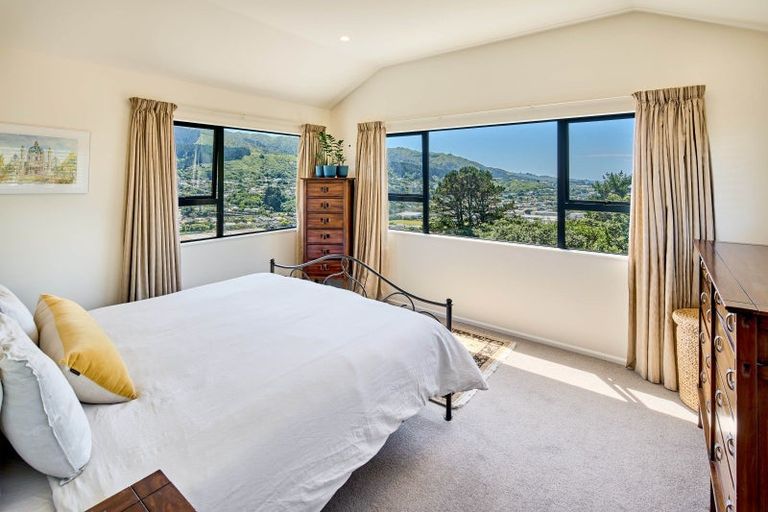 Photo of property in 122 Woodman Drive, Tawa, Wellington, 5028