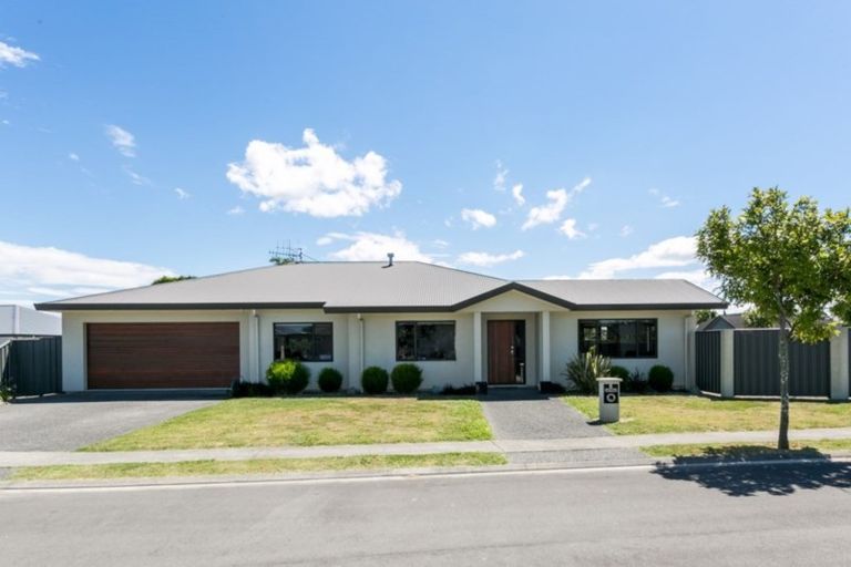 Photo of property in 2 Harrison Court, Clive, 4102