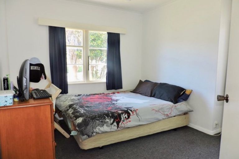 Photo of property in 5 Rumgay Street, Fairfield, Lower Hutt, 5011
