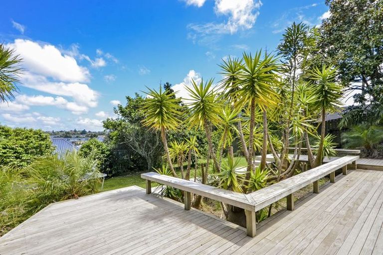 Photo of property in 9 Trevone Place, Forrest Hill, Auckland, 0620