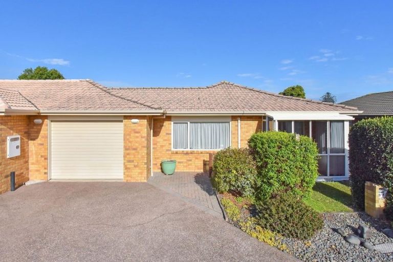 Photo of property in 11/17 Youngs Road, Papakura, 2110