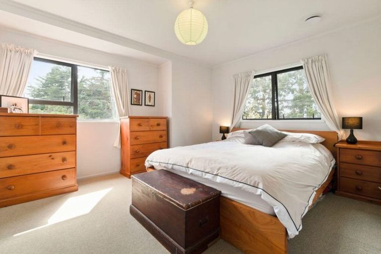 Photo of property in 48b Harmel Road, Glendene, Auckland, 0602