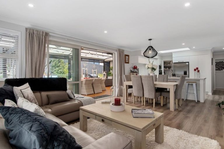 Photo of property in 1 Gumtree Lane, Omokoroa, 3114