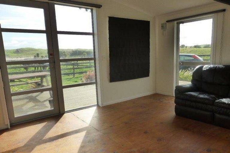 Photo of property in 175 Derham Road, Te Horo, Otaki, 5581