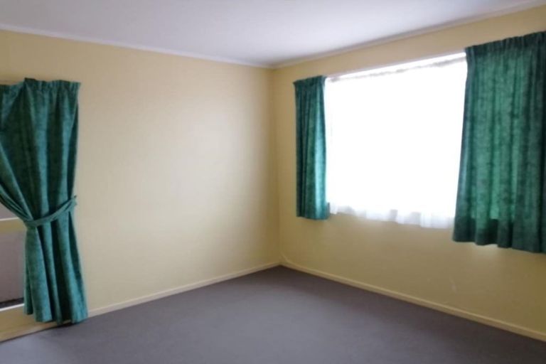 Photo of property in 72b Black Rock Road, Newlands, Wellington, 6037