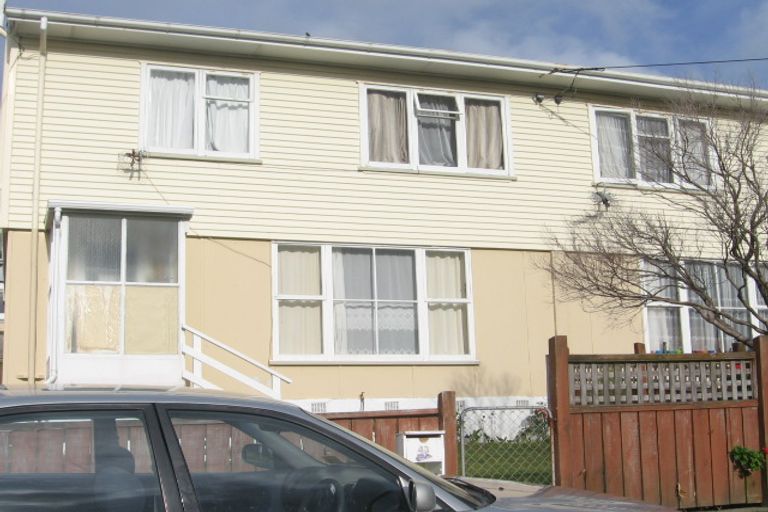 Photo of property in 43 Raukawa Street, Strathmore Park, Wellington, 6022