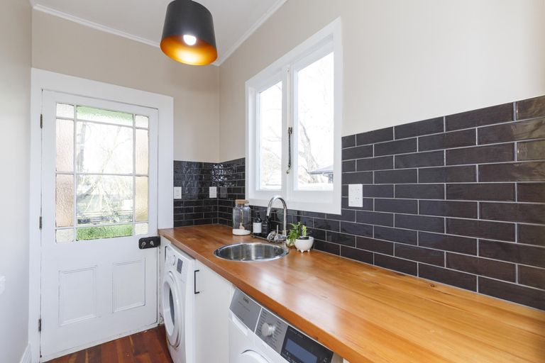 Photo of property in 63 James Line, Kelvin Grove, Palmerston North, 4414