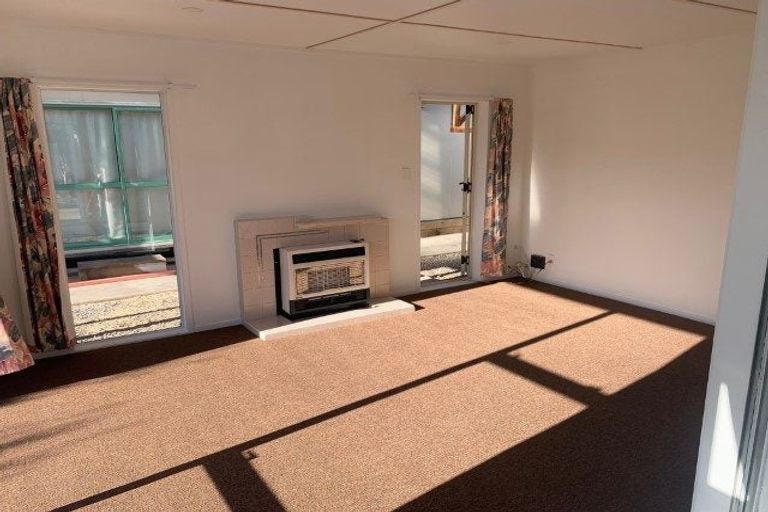 Photo of property in 8a Newnham Terrace, Upper Riccarton, Christchurch, 8041