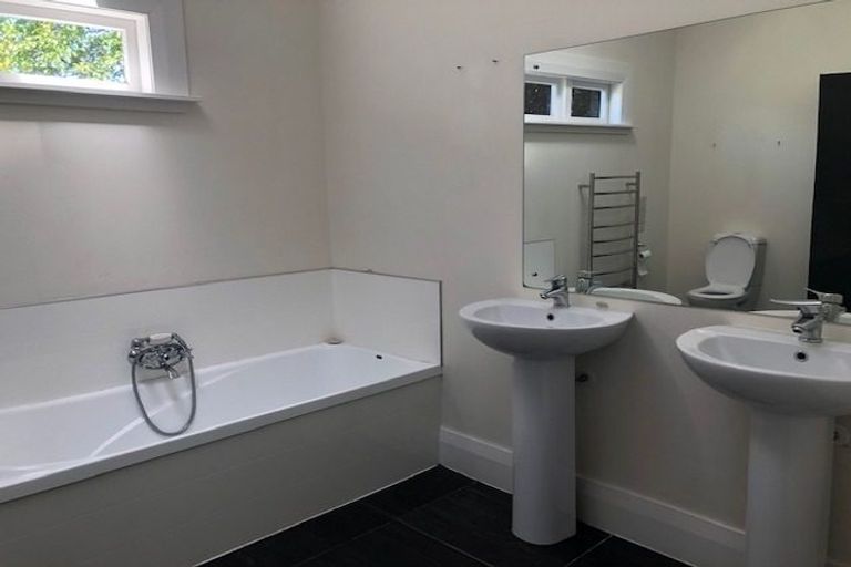 Photo of property in 40 Main Street, Greytown, 5712