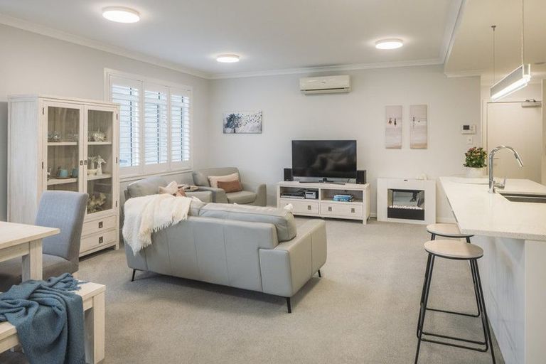 Photo of property in 74 Panorama Heights, Orewa, 0931