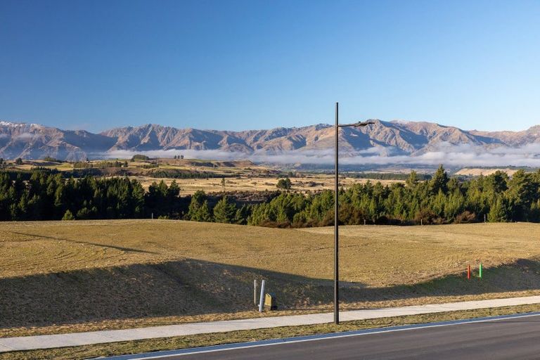 Photo of property in 47 Carrickmore Crescent, Wanaka, 9305