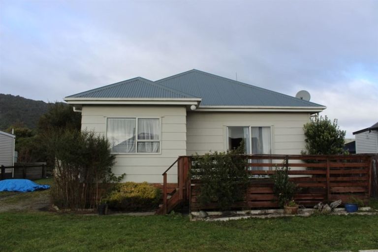 Photo of property in 62 Hall Street, Cobden, Greymouth, 7802
