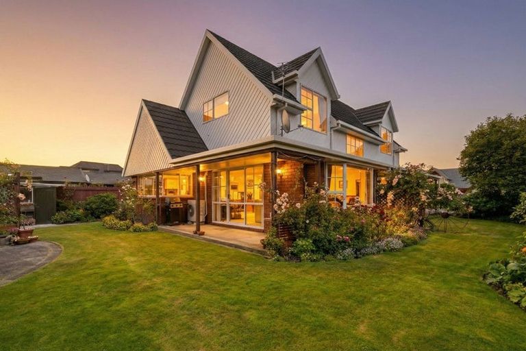 Photo of property in 32 Townshend Crescent, Halswell, Christchurch, 8025