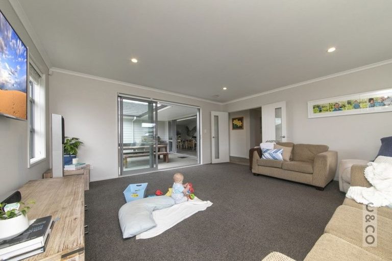 Photo of property in 21 Turpin Road, Riverhead, 0820