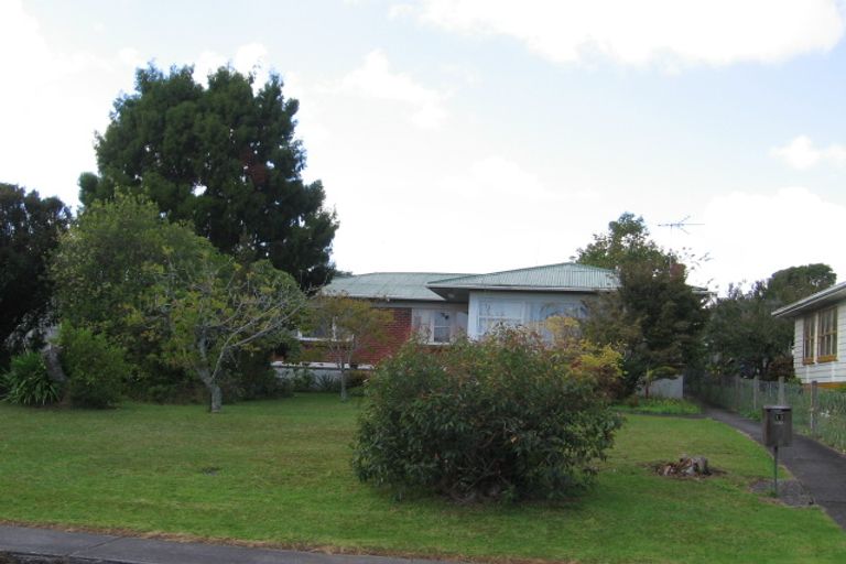 Photo of property in 11 Kingdale Road, Henderson, Auckland, 0610
