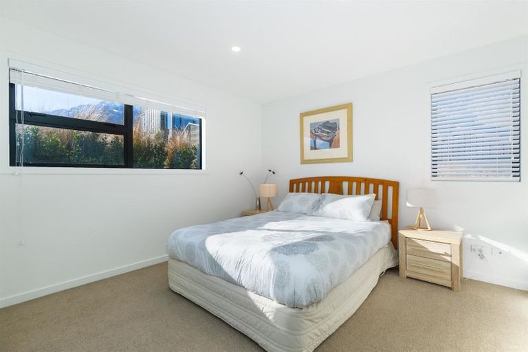 Photo of property in 5 Hackett Road, Jacks Point, Queenstown, 9371