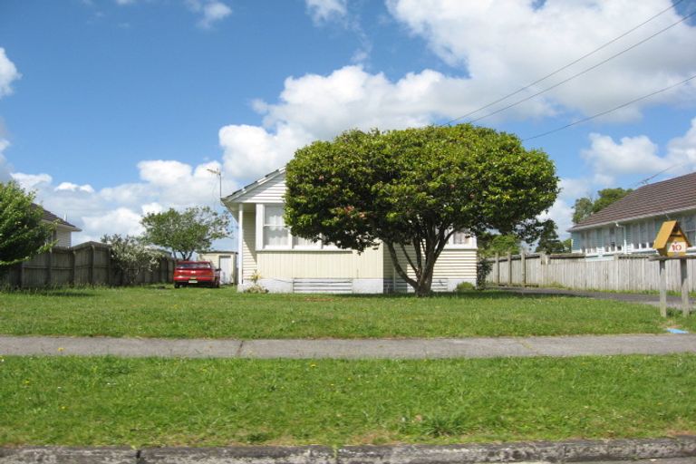 Photo of property in 10 Arimu Road, Papakura, 2110