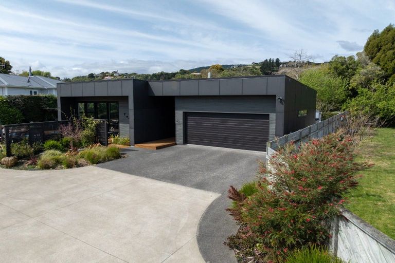 Photo of property in 6 Pukatea Close, Raumati Beach, Paraparaumu, 5032