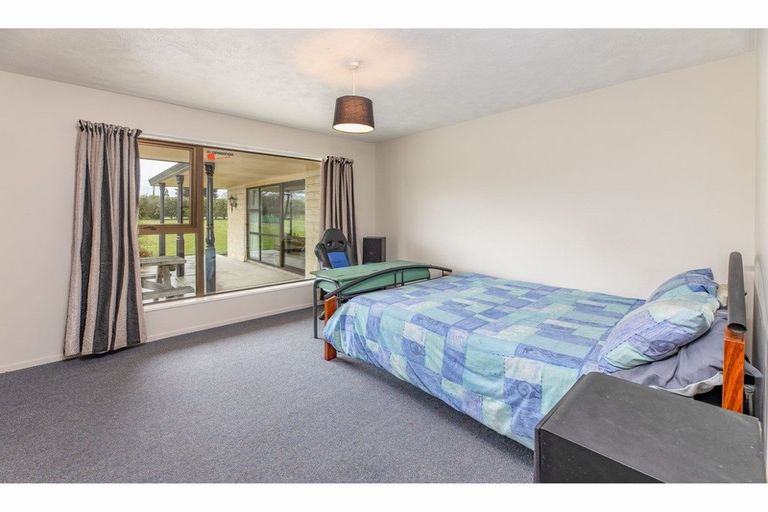 Photo of property in 381 Rangiora Woodend Road, Waikuku, Rangiora, 7473