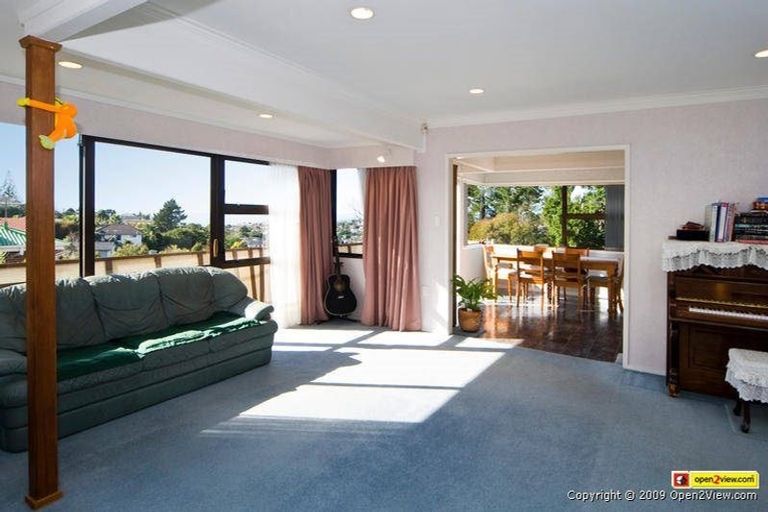 Photo of property in 100 Arran Road, Browns Bay, Auckland, 0630