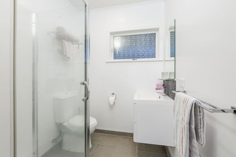 Photo of property in 1/303 Rangatira Road, Beach Haven, Auckland, 0626