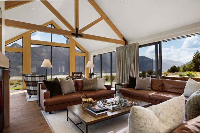 Photo of property in 136 Rosie Way, Glenorchy, 9372