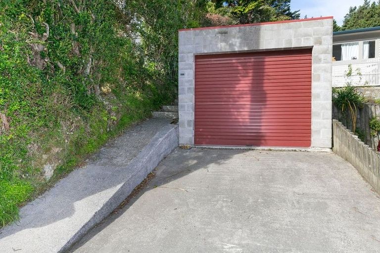 Photo of property in 144 Parkvale Road, Karori, Wellington, 6012