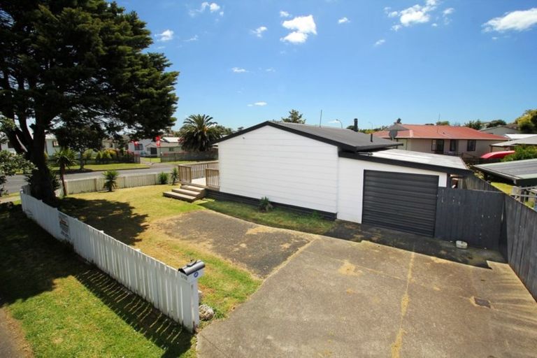 Photo of property in 178 Finlayson Avenue, Clendon Park, Auckland, 2103