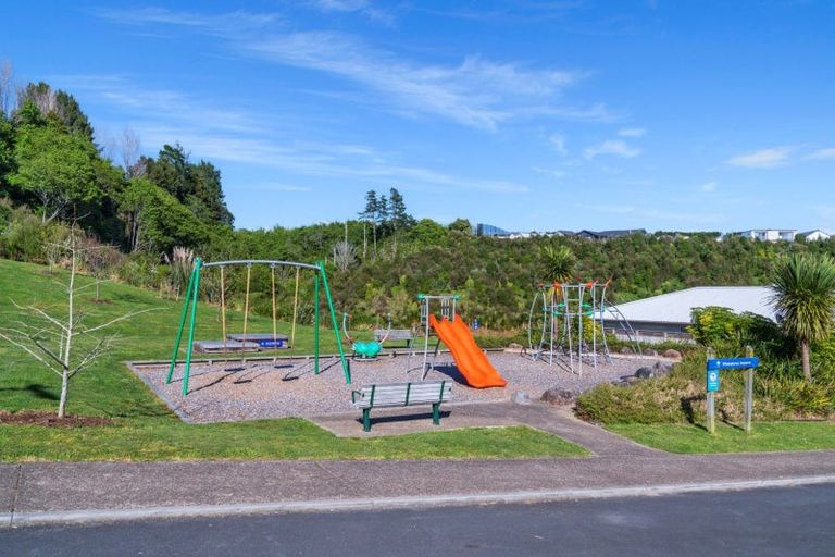 Photo of property in 83 Whakaturou Crescent, Pyes Pa, Tauranga, 3112